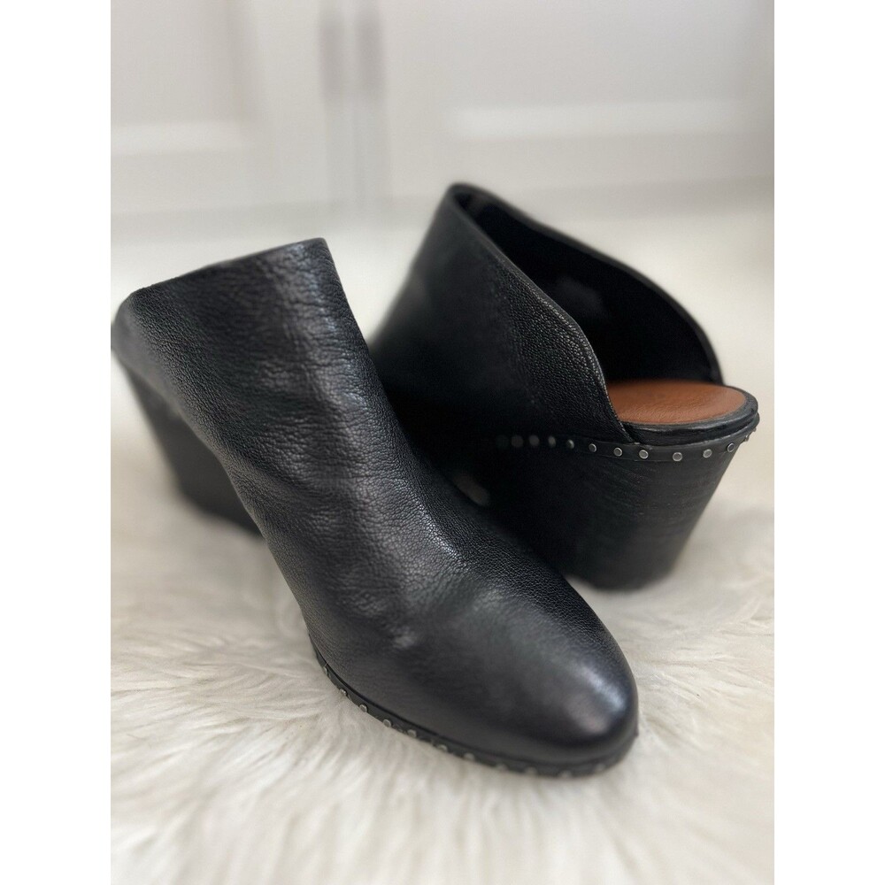 Lucky Brand Zorlina Black Pebbled Leather Wedge Heel Studded Mules Size 9.5M - Picture 3 of 10